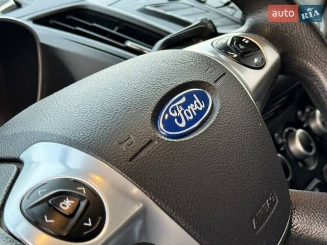 Белый Форд Эскейп, объемом двигателя 2 л и пробегом 140 тыс. км за 11400 $, фото 34 на Automoto.ua