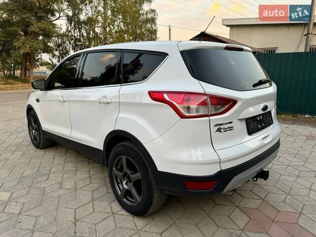 Белый Форд Эскейп, объемом двигателя 2 л и пробегом 140 тыс. км за 11400 $, фото 11 на Automoto.ua