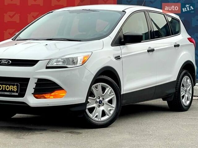 Форд Эскейп 2015 в Киеве на Automoto.ua Белый Форд Эскейп, объемом двигателя 2.5 л и пробегом 156 тыс. км за 10900 $, фото 13 на Automoto.ua