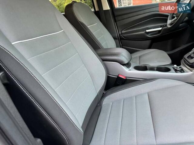 Белый Форд Эскейп, объемом двигателя 2 л и пробегом 140 тыс. км за 11400 $, фото 58 на Automoto.ua