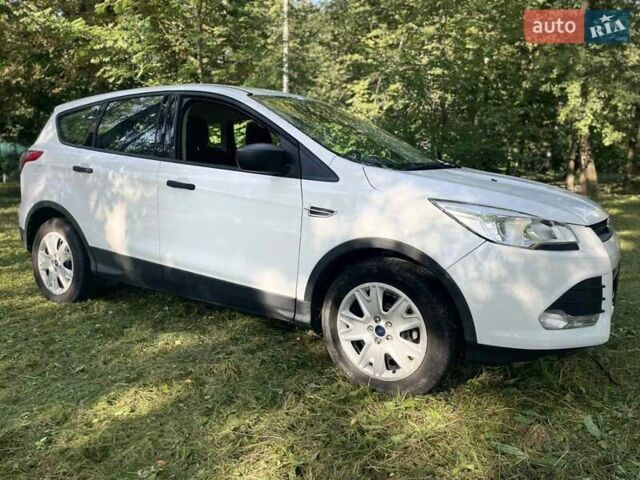 Белый Форд Эскейп, объемом двигателя 2.5 л и пробегом 99 тыс. км за 12800 $, фото 2 на Automoto.ua