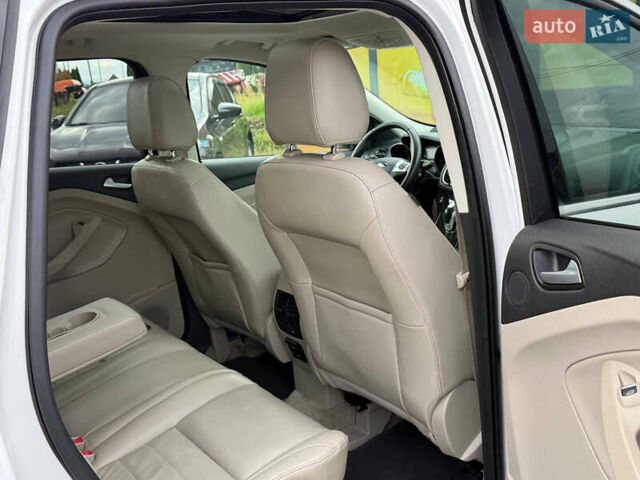 Белый Форд Эскейп, объемом двигателя 2 л и пробегом 179 тыс. км за 12600 $, фото 46 на Automoto.ua