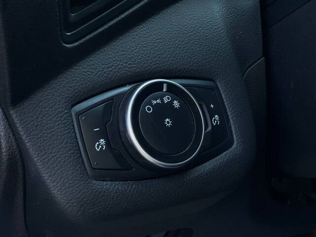 Белый Форд Эскейп, объемом двигателя 2.5 л и пробегом 117 тыс. км за 12000 $, фото 9 на Automoto.ua