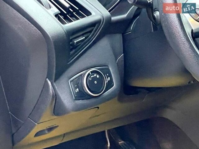 Форд Эскейп 2015 в Киеве на Automoto.ua Белый Форд Эскейп, объемом двигателя 2.5 л и пробегом 156 тыс. км за 10900 $, фото 23 на Automoto.ua