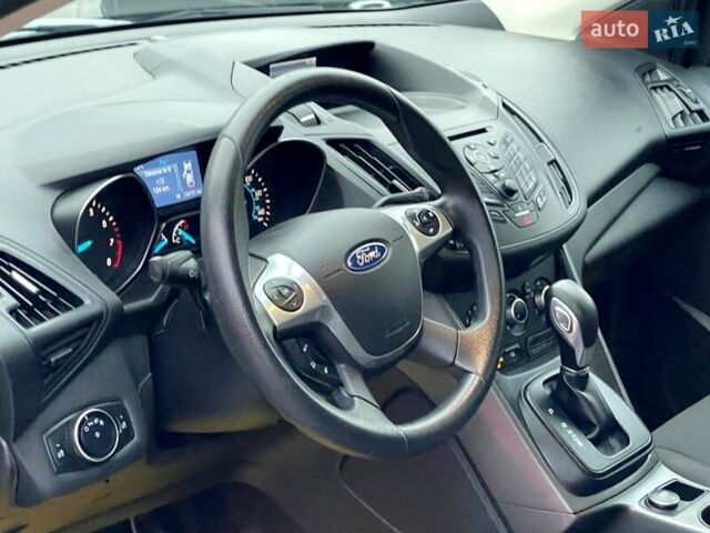 Форд Эскейп 2015 в Киеве на Automoto.ua Белый Форд Эскейп, объемом двигателя 2.5 л и пробегом 156 тыс. км за 10900 $, фото 27 на Automoto.ua