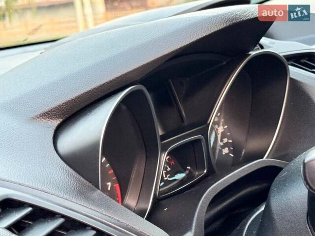 Белый Форд Эскейп, объемом двигателя 2 л и пробегом 140 тыс. км за 11400 $, фото 29 на Automoto.ua