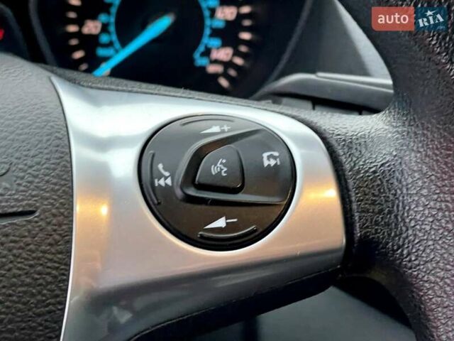 Форд Эскейп 2015 в Киеве на Automoto.ua Белый Форд Эскейп, объемом двигателя 2.5 л и пробегом 156 тыс. км за 10900 $, фото 32 на Automoto.ua