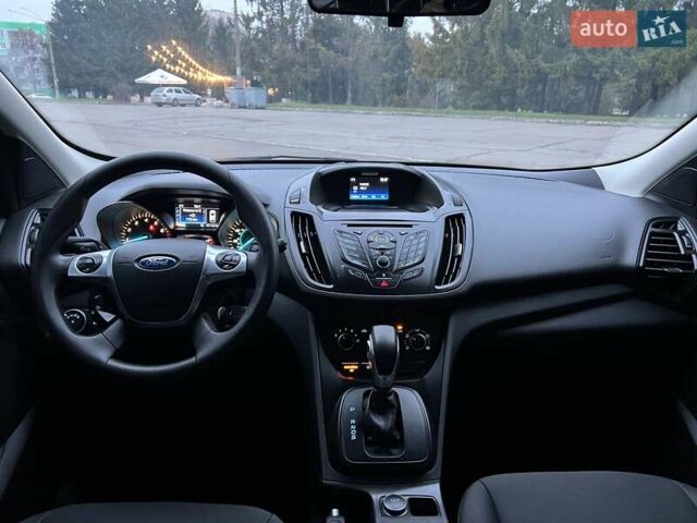 Белый Форд Эскейп, объемом двигателя 2.5 л и пробегом 167 тыс. км за 10900 $, фото 23 на Automoto.ua