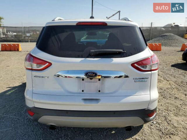Белый Форд Эскейп, объемом двигателя 2 л и пробегом 125 тыс. км за 12500 $, фото 6 на Automoto.ua