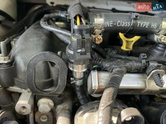 Белый Форд Эскейп, объемом двигателя 2.5 л и пробегом 99 тыс. км за 12800 $, фото 23 на Automoto.ua