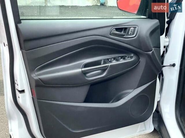 Форд Эскейп 2015 в Киеве на Automoto.ua Белый Форд Эскейп, объемом двигателя 2.5 л и пробегом 156 тыс. км за 10900 $, фото 26 на Automoto.ua