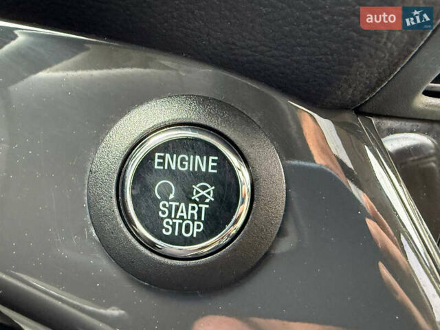 Белый Форд Эскейп, объемом двигателя 2 л и пробегом 179 тыс. км за 12600 $, фото 65 на Automoto.ua