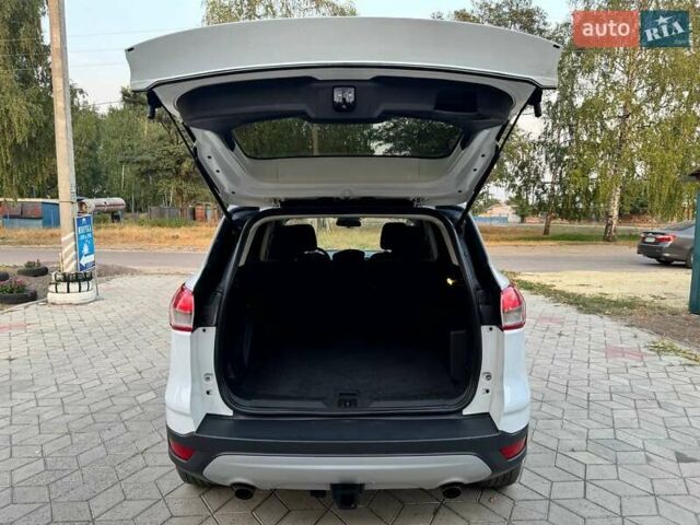 Белый Форд Эскейп, объемом двигателя 2 л и пробегом 140 тыс. км за 11400 $, фото 46 на Automoto.ua