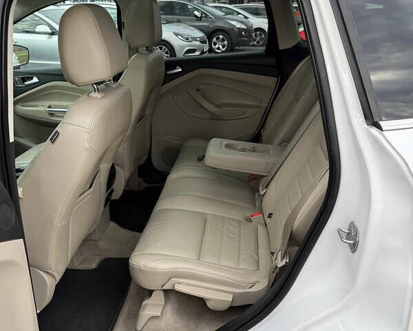 Белый Форд Эскейп, объемом двигателя 2 л и пробегом 179 тыс. км за 12600 $, фото 54 на Automoto.ua