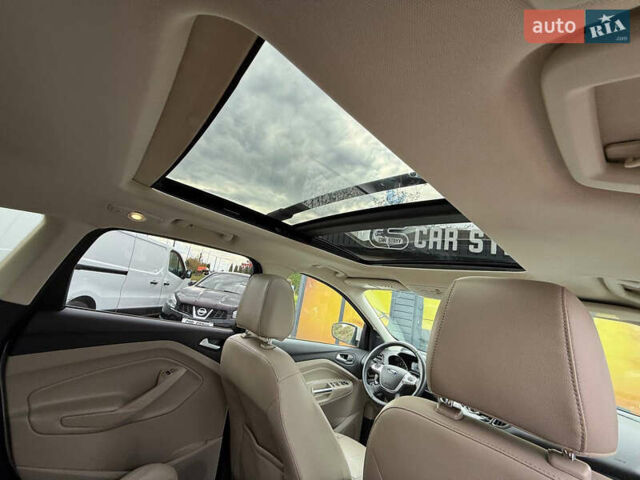 Белый Форд Эскейп, объемом двигателя 2 л и пробегом 179 тыс. км за 12600 $, фото 43 на Automoto.ua