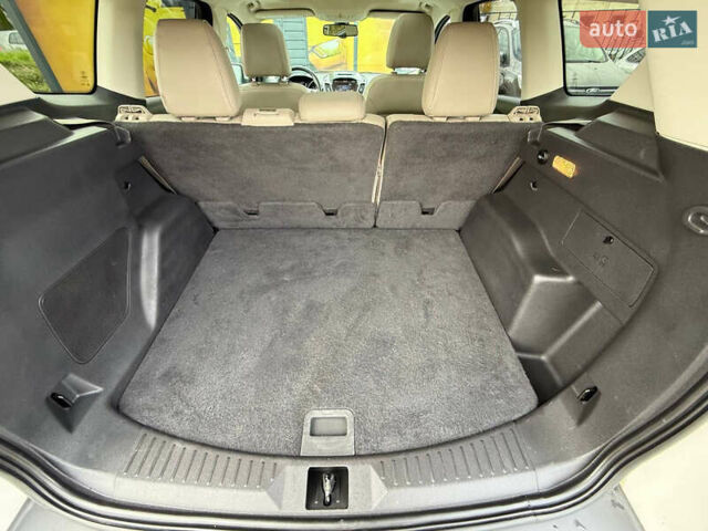 Белый Форд Эскейп, объемом двигателя 2 л и пробегом 179 тыс. км за 12600 $, фото 51 на Automoto.ua