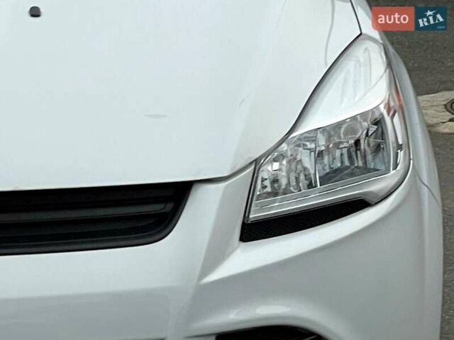 Форд Эскейп 2015 в Киеве на Automoto.ua Белый Форд Эскейп, объемом двигателя 2.5 л и пробегом 156 тыс. км за 10900 $, фото 8 на Automoto.ua