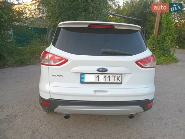 Форд Эскейп 2015 в Киеве на Automoto.ua Белый Форд Эскейп, объемом двигателя 1.6 л и пробегом 161 тыс. км за 11500 $, фото 4 на Automoto.ua