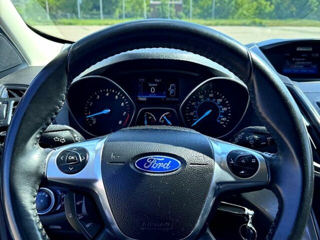 Белый Форд Эскейп, объемом двигателя 1.6 л и пробегом 97 тыс. км за 12000 $, фото 3 на Automoto.ua