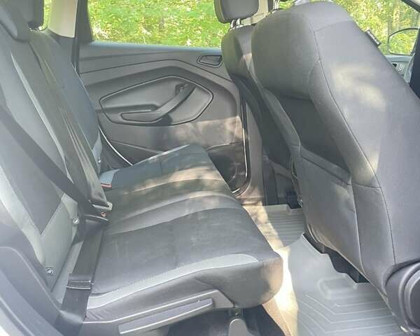 Белый Форд Эскейп, объемом двигателя 2.5 л и пробегом 99 тыс. км за 12800 $, фото 22 на Automoto.ua