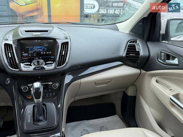 Белый Форд Эскейп, объемом двигателя 2 л и пробегом 179 тыс. км за 12600 $, фото 45 на Automoto.ua