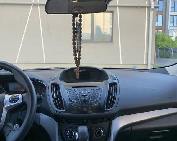 Білий Форд Ескейп, об'ємом двигуна 1.6 л та пробігом 202 тис. км за 10800 $, фото 5 на Automoto.ua