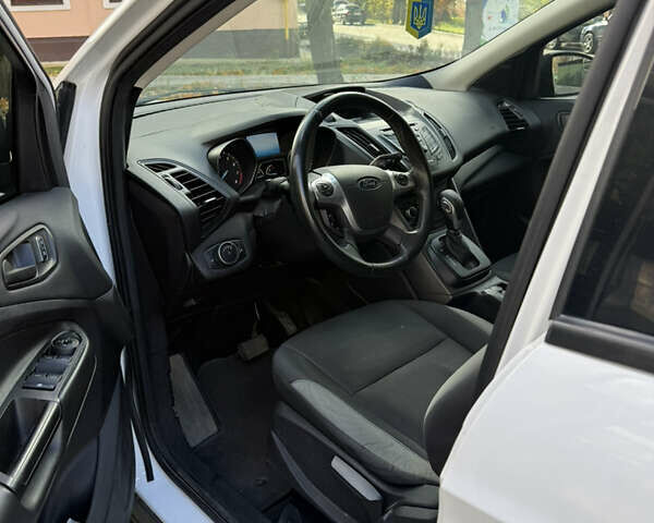 Білий Форд Ескейп, об'ємом двигуна 2.49 л та пробігом 170 тис. км за 10500 $, фото 2 на Automoto.ua