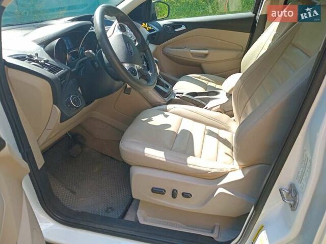 Форд Эскейп 2015 в Киеве на Automoto.ua Белый Форд Эскейп, объемом двигателя 1.6 л и пробегом 161 тыс. км за 11500 $, фото 11 на Automoto.ua
