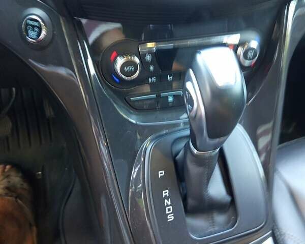 Белый Форд Эскейп, объемом двигателя 2 л и пробегом 130 тыс. км за 13700 $, фото 6 на Automoto.ua