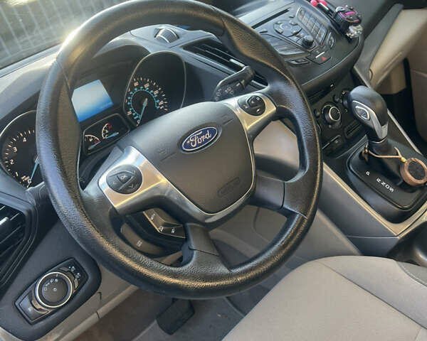 Форд Эскейп 2015 в Виннице на Automoto.ua Белый Форд Эскейп, объемом двигателя 2 л и пробегом 188 тыс. км за 12200 $, фото 6 на Automoto.ua