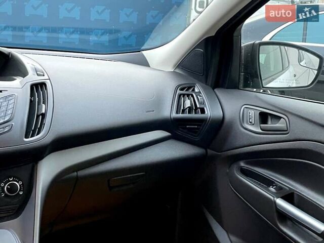 Форд Эскейп 2015 в Киеве на Automoto.ua Белый Форд Эскейп, объемом двигателя 2.5 л и пробегом 156 тыс. км за 10900 $, фото 46 на Automoto.ua