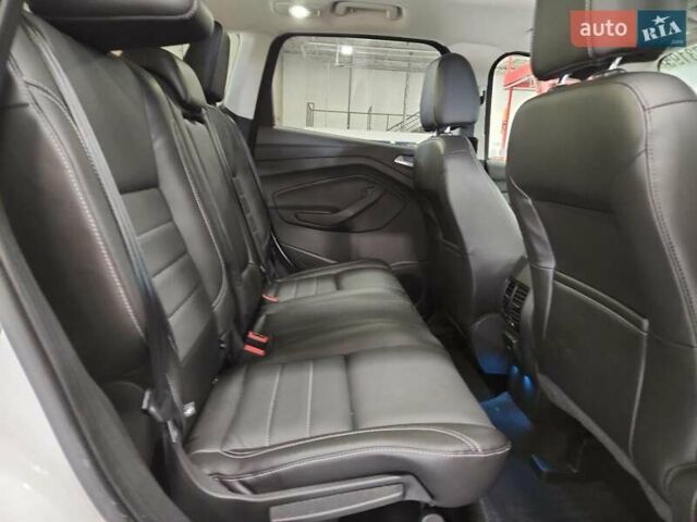 Белый Форд Эскейп, объемом двигателя 2 л и пробегом 20 тыс. км за 2900 $, фото 10 на Automoto.ua