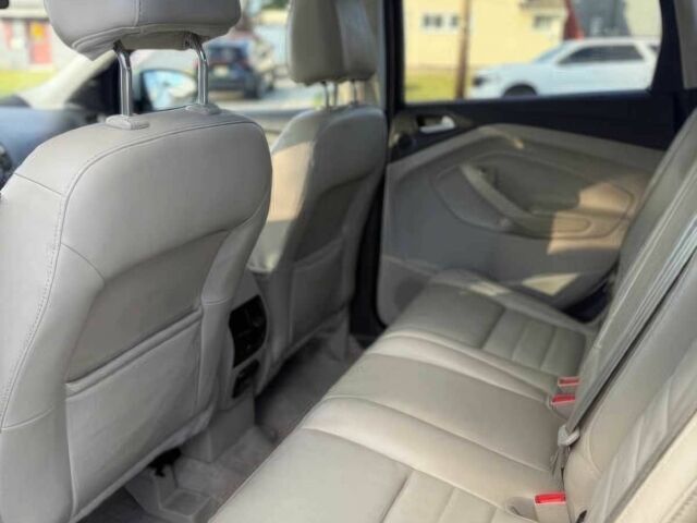 Белый Форд Эскейп, объемом двигателя 2 л и пробегом 75 тыс. км за 7000 $, фото 11 на Automoto.ua