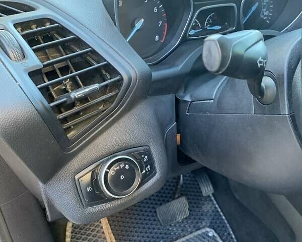 Білий Форд Ескейп, об'ємом двигуна 1.6 л та пробігом 202 тис. км за 10800 $, фото 6 на Automoto.ua