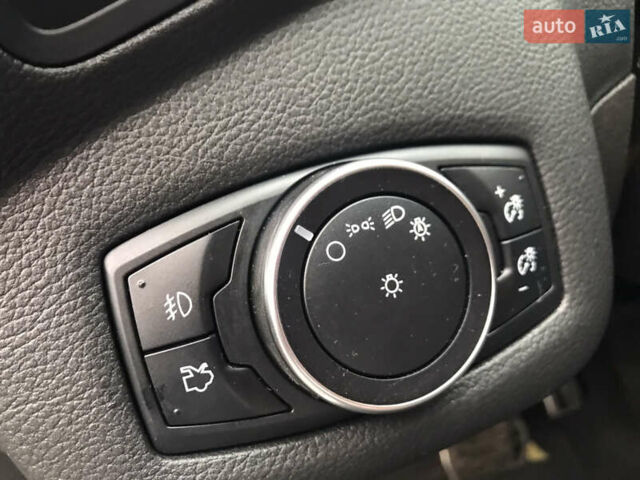 Белый Форд Эскейп, объемом двигателя 2 л и пробегом 185 тыс. км за 12800 $, фото 15 на Automoto.ua