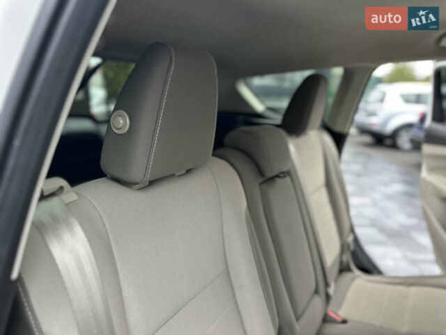 Белый Форд Эскейп, объемом двигателя 2 л и пробегом 183 тыс. км за 11800 $, фото 30 на Automoto.ua