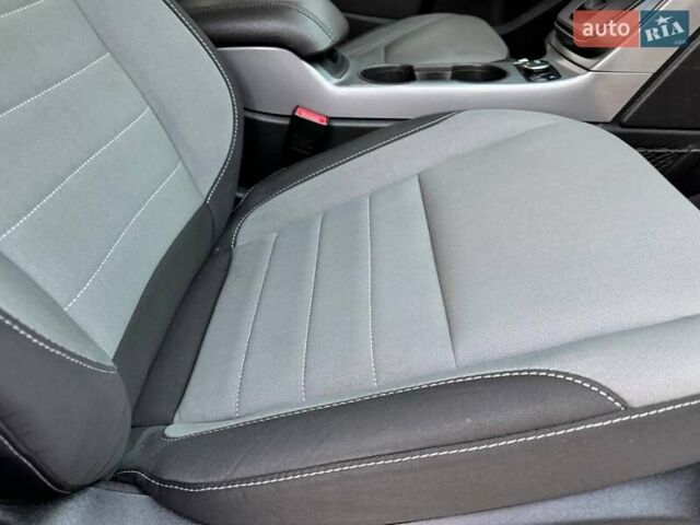 Белый Форд Эскейп, объемом двигателя 2 л и пробегом 140 тыс. км за 11400 $, фото 61 на Automoto.ua