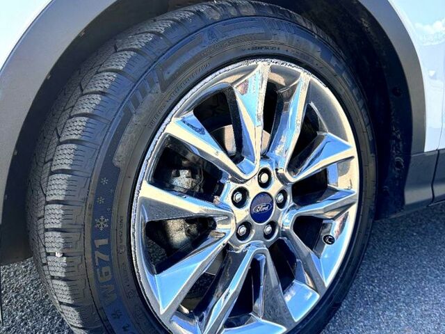 Белый Форд Эскейп, объемом двигателя 1.6 л и пробегом 97 тыс. км за 12000 $, фото 4 на Automoto.ua