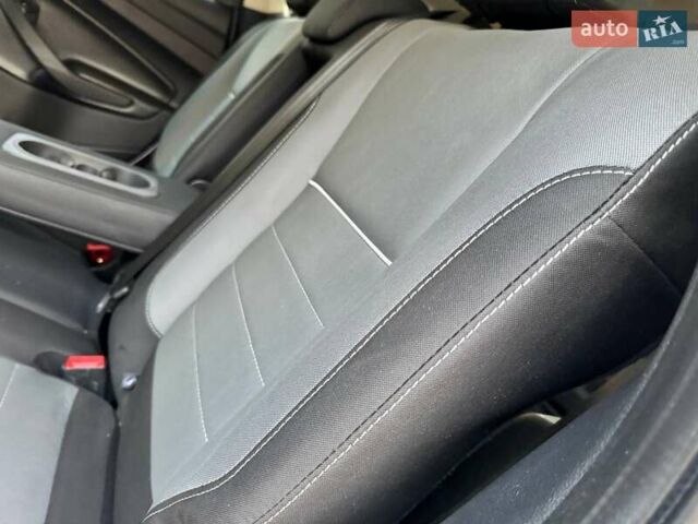 Белый Форд Эскейп, объемом двигателя 2 л и пробегом 140 тыс. км за 11400 $, фото 41 на Automoto.ua