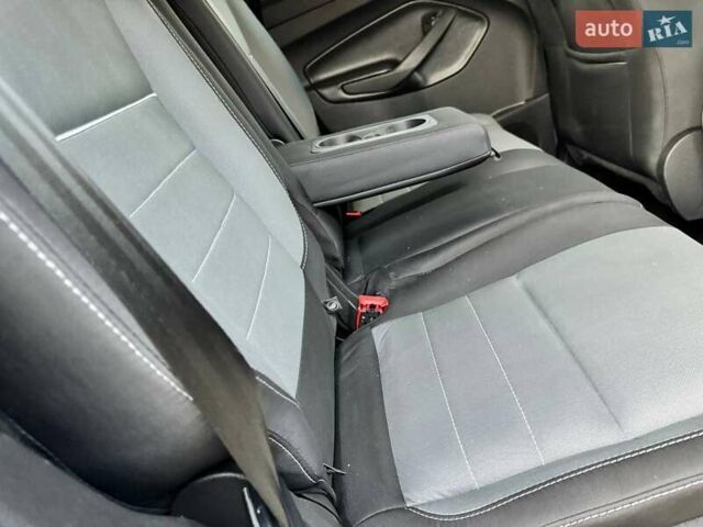 Белый Форд Эскейп, объемом двигателя 2 л и пробегом 140 тыс. км за 11400 $, фото 50 на Automoto.ua