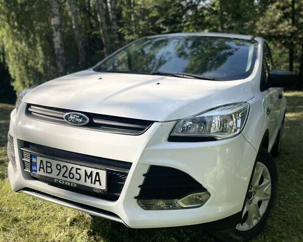 Белый Форд Эскейп, объемом двигателя 2.5 л и пробегом 99 тыс. км за 12800 $, фото 1 на Automoto.ua