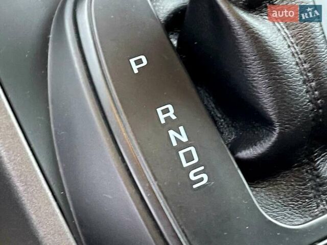 Форд Эскейп 2015 в Киеве на Automoto.ua Белый Форд Эскейп, объемом двигателя 2.5 л и пробегом 156 тыс. км за 10900 $, фото 38 на Automoto.ua