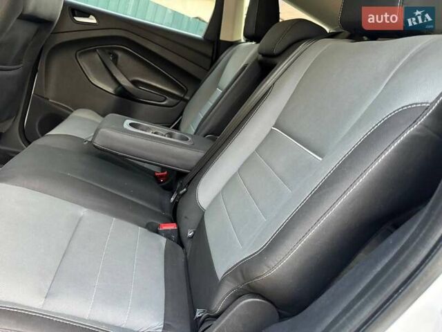 Белый Форд Эскейп, объемом двигателя 2 л и пробегом 140 тыс. км за 11400 $, фото 37 на Automoto.ua