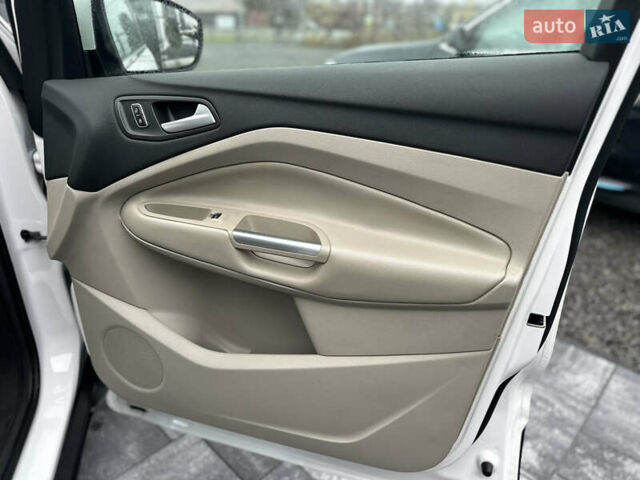 Белый Форд Эскейп, объемом двигателя 2 л и пробегом 183 тыс. км за 11800 $, фото 33 на Automoto.ua