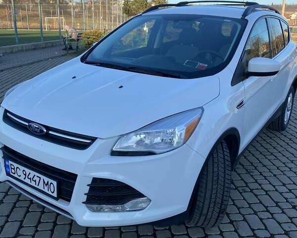 Белый Форд Эскейп, объемом двигателя 2 л и пробегом 140 тыс. км за 11000 $, фото 7 на Automoto.ua