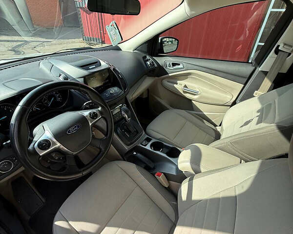 Форд Эскейп 2015 в Новомосковске на Automoto.ua Белый Форд Эскейп, объемом двигателя 1.6 л и пробегом 207 тыс. км за 10300 $, фото 13 на Automoto.ua