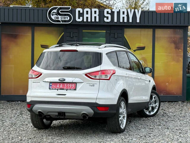 Белый Форд Эскейп, объемом двигателя 2 л и пробегом 179 тыс. км за 12600 $, фото 3 на Automoto.ua