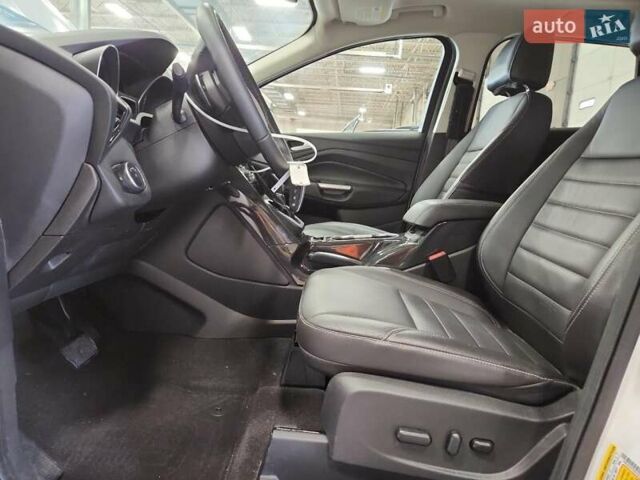 Белый Форд Эскейп, объемом двигателя 2 л и пробегом 20 тыс. км за 2900 $, фото 6 на Automoto.ua