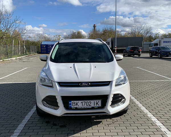Форд Эскейп 2015 в Дубно на Automoto.ua Белый Форд Эскейп, объемом двигателя 2 л и пробегом 123 тыс. км за 13700 $, фото 1 на Automoto.ua