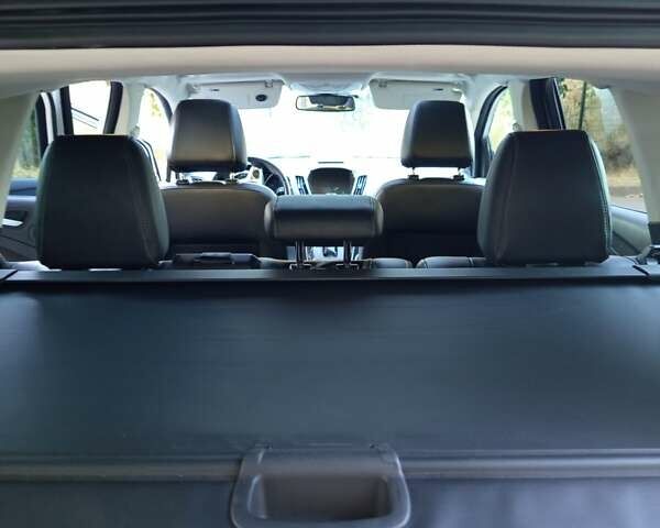 Белый Форд Эскейп, объемом двигателя 2 л и пробегом 130 тыс. км за 13700 $, фото 11 на Automoto.ua